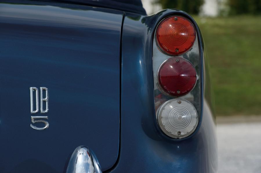 Детали экстерьера Aston Martin DB5 Convertible (1523/R) 1964 года  (фото 3 из 23)